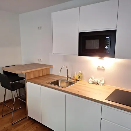 Flataid Gaestehaus Graschi - Steinbergstrasse