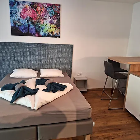 Flataid Gaestehaus Graschi - Steinbergstrasse Апарт-отель