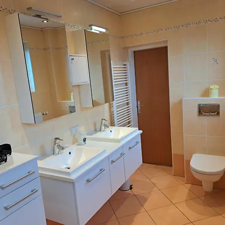 Flataid Gaestehaus Graschi - Steinbergstrasse Апарт-отель Грац