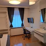 Flataid Gaestehaus Graschi - Steinbergstrasse 3*