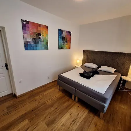 Flataid Gaestehaus Graschi - Steinbergstrasse Apartmanhotel Graz