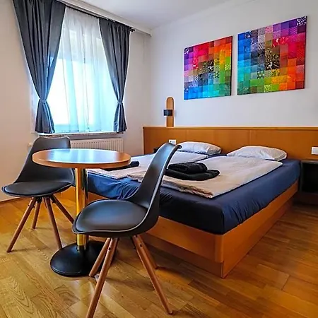 Flataid Gaestehaus Graschi - Steinbergstrasse 3* グラーツ