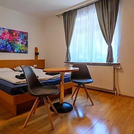 アパートホテル Flataid Gaestehaus Graschi - Steinbergstrasse 3*
