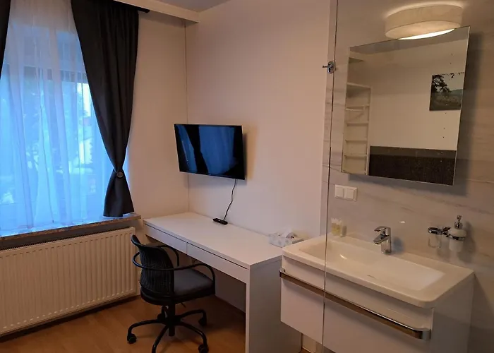 Flataid Gaestehaus Graschi - Steinbergstrasse