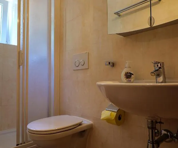 Flataid Gaestehaus Graschi - Steinbergstrasse Aparthotel 3*