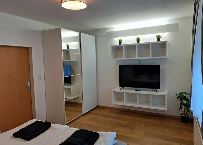 Flataid Gaestehaus Graschi - Steinbergstrasse Aparthotel Graz